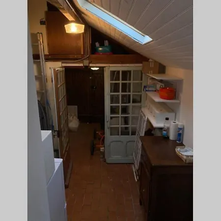 Petite Villa/ Idealement Situee. *