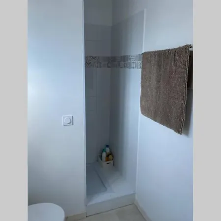 别墅 Petite Villa/ Idealement Situee. 布伦维尔索梅