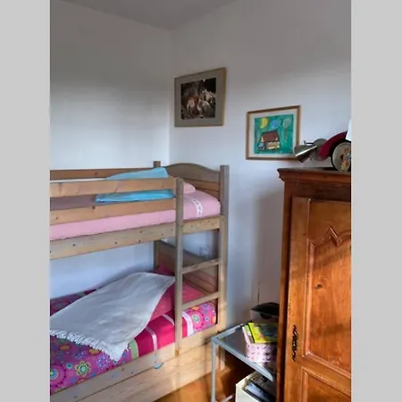 Petite Villa/ Idealement Situee. 别墅